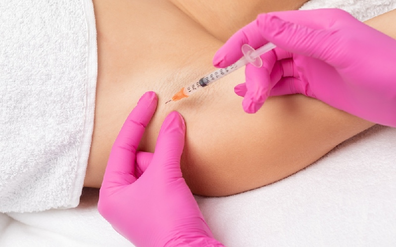 چه کسانی نباید تزریق بوتاکس به زیر بغل را انجام دهند؟